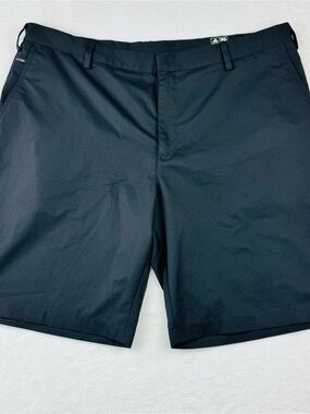 Adidas Men's Golf Shorts. Flat-front design and rear pockets. Men’s size 40